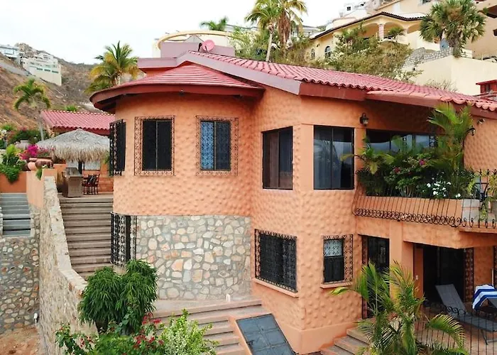 Сasa de vacaciones Casa Flamingo Cabo Luxurious Home, Spacious In El Pedregal Gated Community *