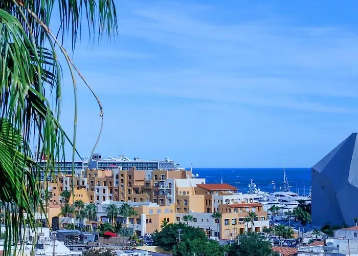 Сasa de vacaciones Casa Flamingo Cabo Luxurious Home, Spacious In El Pedregal Gated Community *