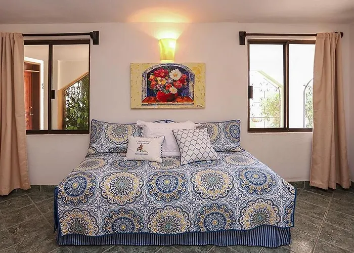 Сasa de vacaciones Casa Flamingo Cabo Luxurious Home, Spacious In El Pedregal Gated Community *